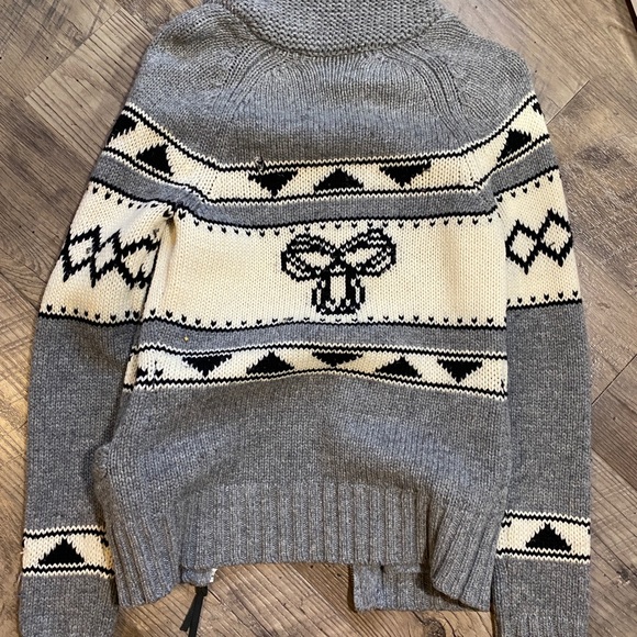 aritzia wool sweater - Picture 3 of 3